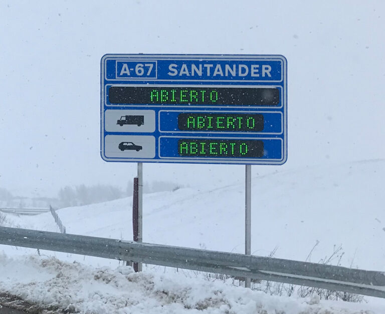 SRL-SO VIALIDAD INVERNAL INDUSTRIAS SALUDES Traffic Futura señalización nieve carretera cadenas abierto cerrado puerto de montaña