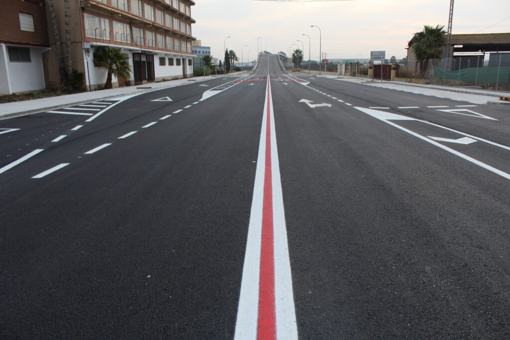 linea roja señalización horizonta