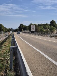 Sistema FuturaDAC de detección de animales en carretera instalado en Alcañiz, señal luminosa activada en la N-232