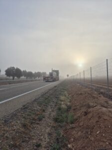 Sistema FuturaDAC de detección de animales en carretera instalado en Alcañiz, señal luminosa activada en la N-232
