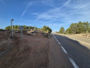 Sistema FuturaDAC de detección de animales en carretera instalado en Alcañiz, señal luminosa activada en la N-232