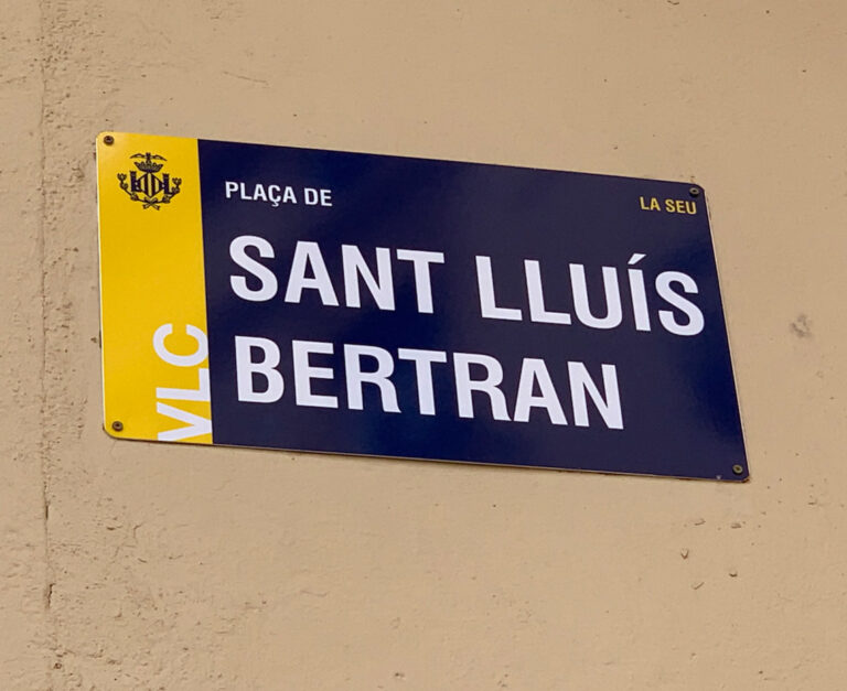 placa de calle, Ayuntamiento de València, Placa ayuntamiento, placa València, placa azul y amarilla, señalización València, calles València